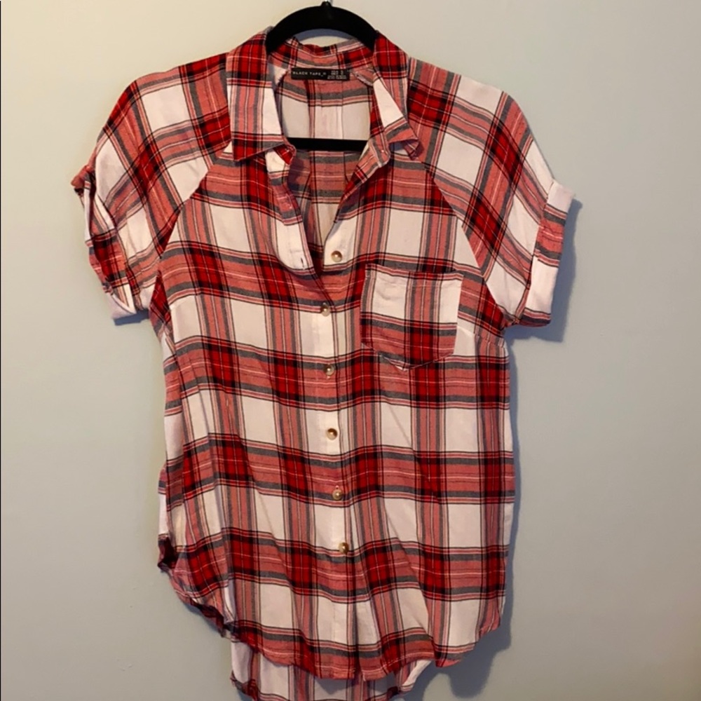 Short sleeved plaid button up blouse